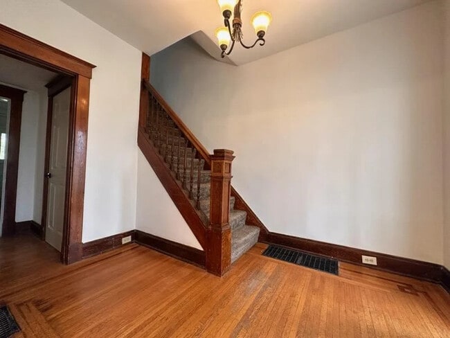 Building Photo - 3550 Woodburn Ave