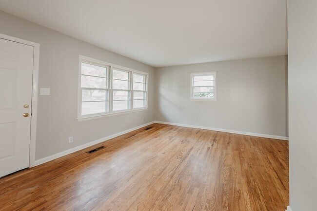 Building Photo - 4607 Beverly Kay Dr