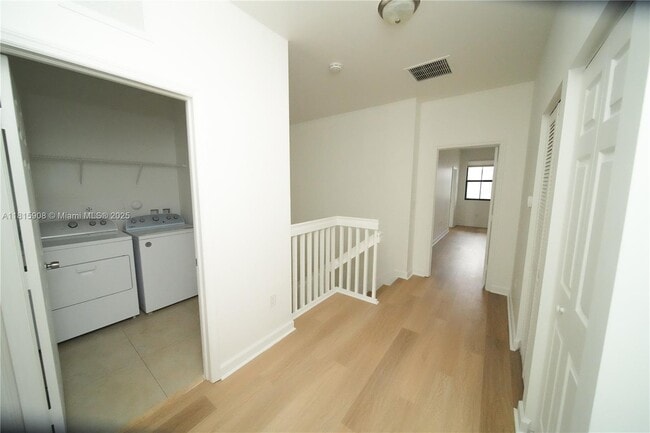 Building Photo - 10456 NW 61 Ln.