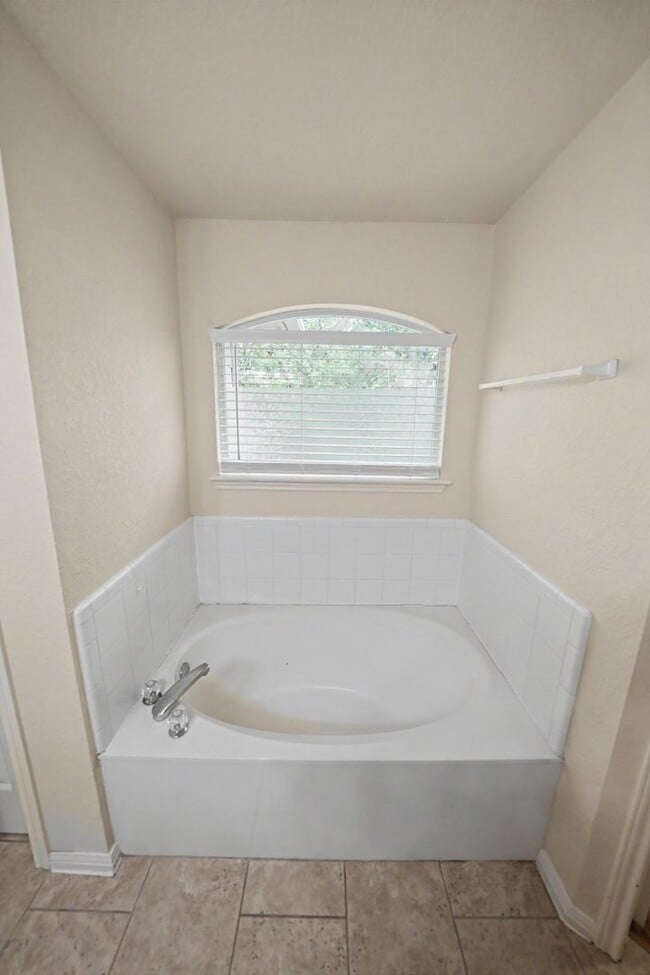 Building Photo - Spacious 3-Bedroom Home in Jonas Woods with Community Pool & Park Access - Realtor Commission: $500