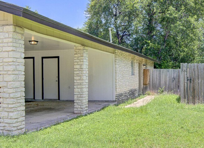 Building Photo - 805 Sirocco Dr