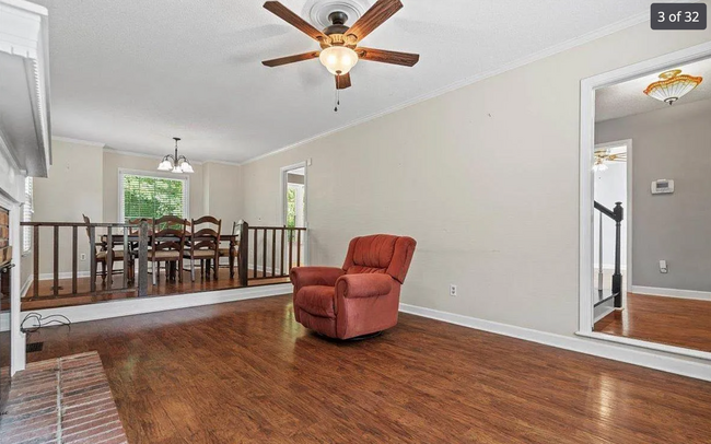 Living room - 1515 Tanglewood Cir