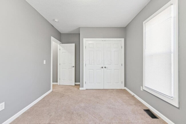 Building Photo - 274 E Barthman Ave