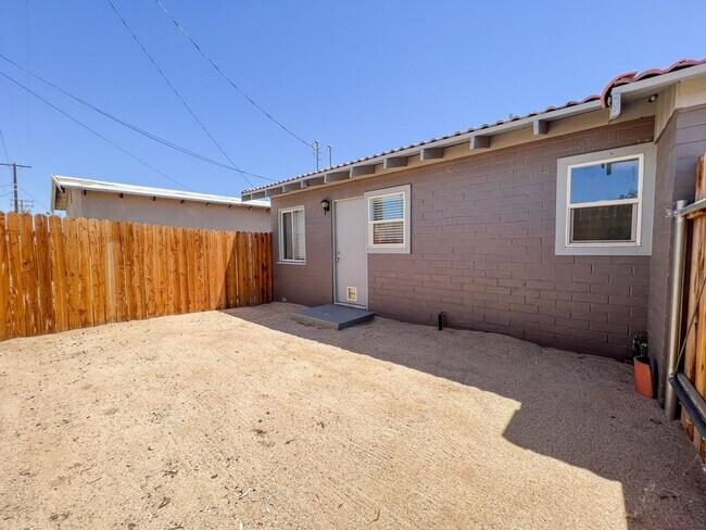 Building Photo - One of The Best One Bedroom Apartment in Town