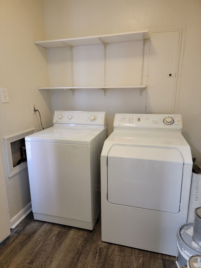 Building Photo - 2 Bedroom 1bath Oceanview/Bayview