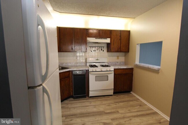 Building Photo - 8 Joyner Ct