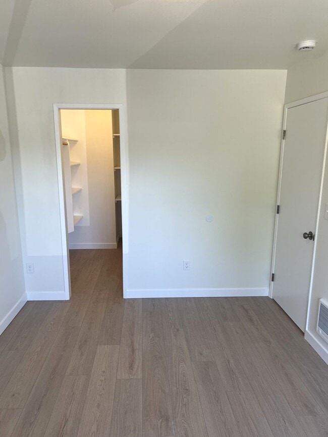 Building Photo - Pardee Duplex (A &amp; B)