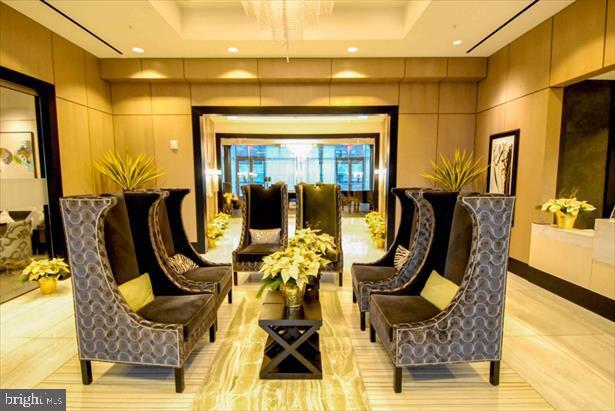 Building Photo - 8231 Crestwood Heights Dr