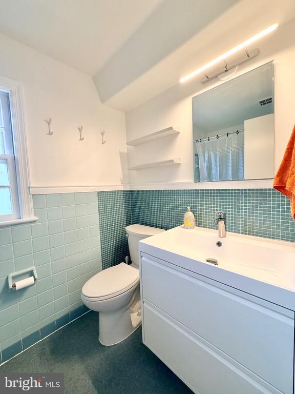 Building Photo - 3125 N Nottingham St