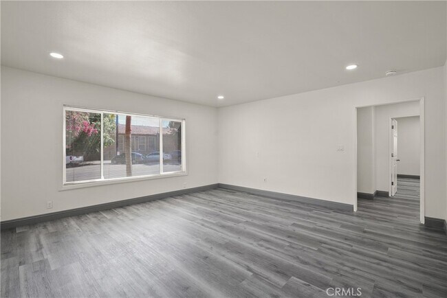 Building Photo - 14335 Hamlin St