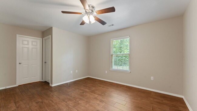 Building Photo - 307 Ewalt Ave