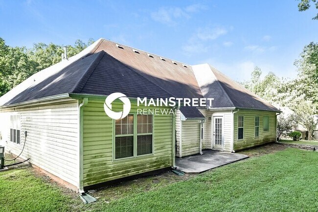 Building Photo - 4 Bedroom Pet-Friendly Home in Snellville,...
