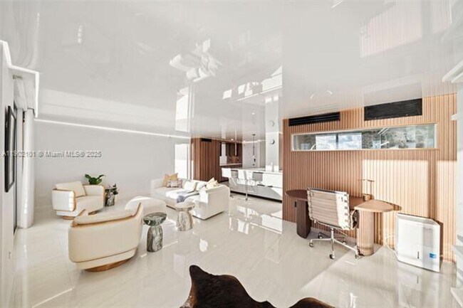 Building Photo - 5555 Collins Ave