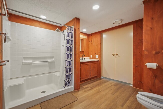 Building Photo - 71 Rd 5221