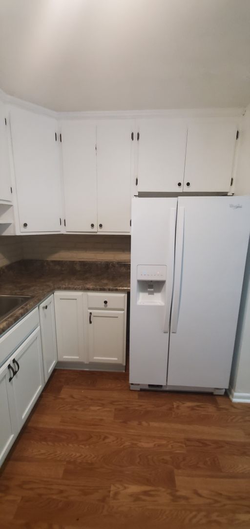 Building Photo - 1602 Crescent Dr