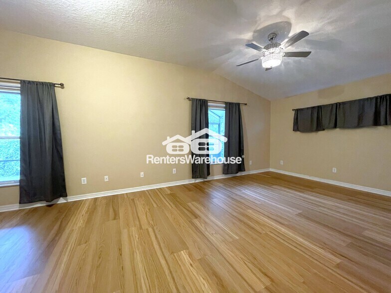 Building Photo - 14950 Hidden Oaks Cir