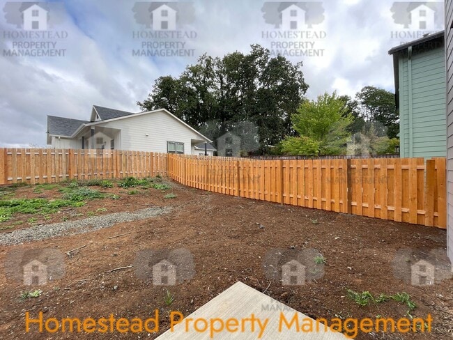 Building Photo - BEAUTIFUL HOME IN DALLAS!