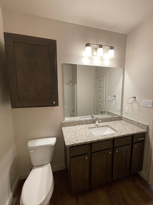 Building Photo - Beautiful Townhome Located South Of Town N...