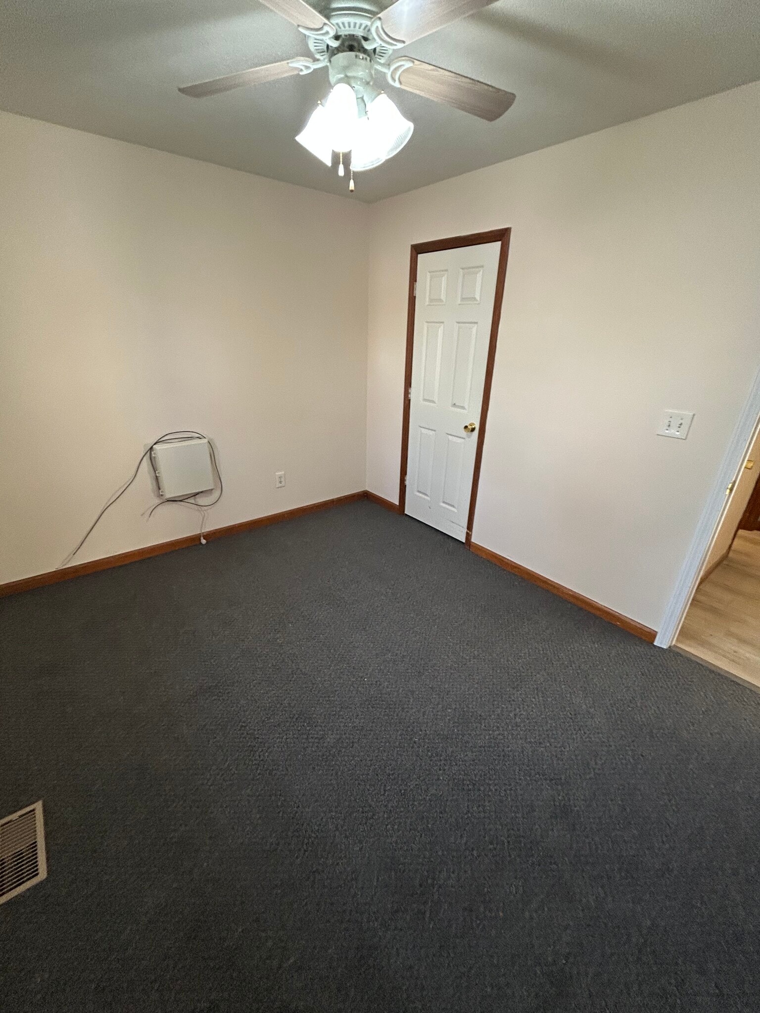 Building Photo - 303 N 4th St