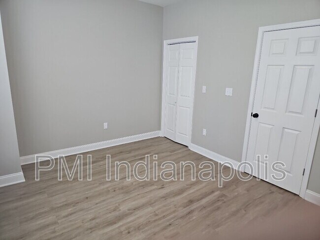 Building Photo - 640 N Parker Ave