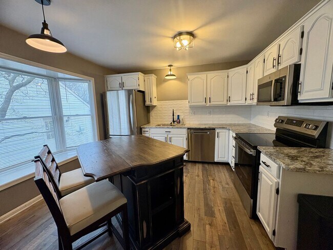 Building Photo - 3 Bedroom 4 Bathroom Available in Hummelstown!