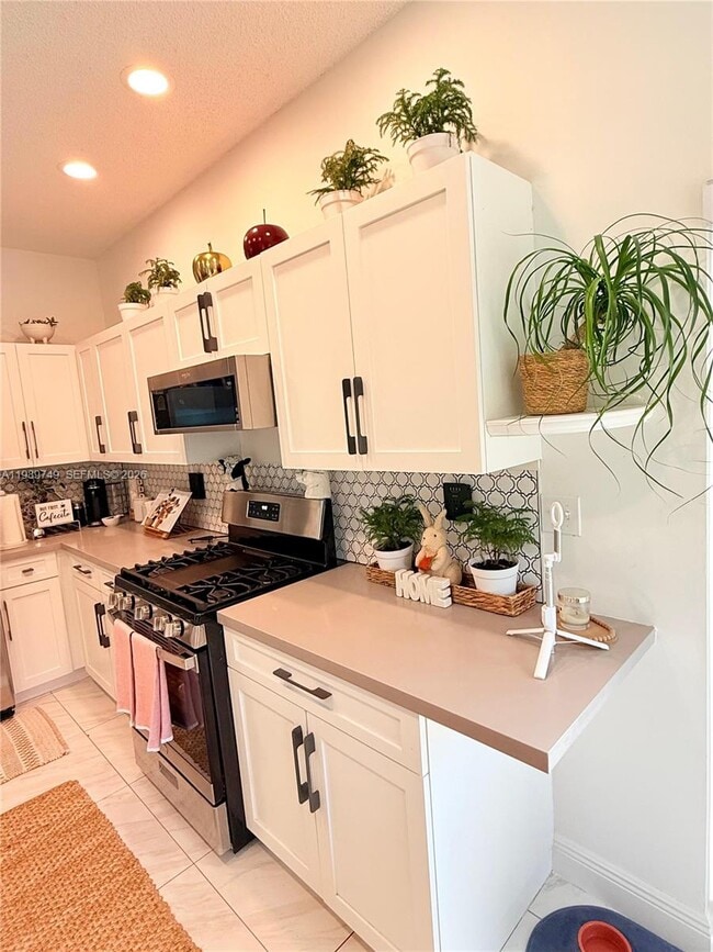 Building Photo - 4021 SW 153rd Ave