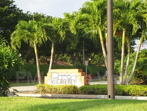 Building Photo - 3410 Pinewalk Dr N