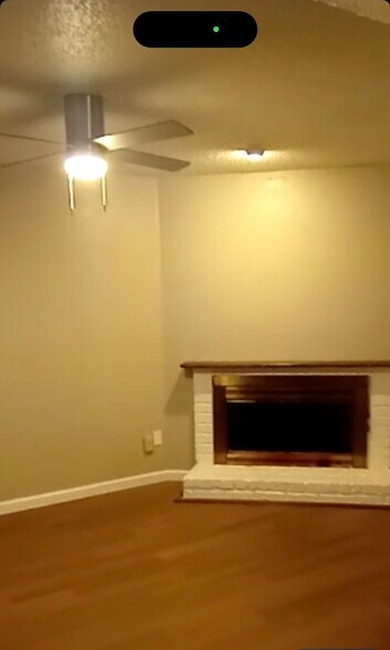 Building Photo - 6646 E Lovers Ln