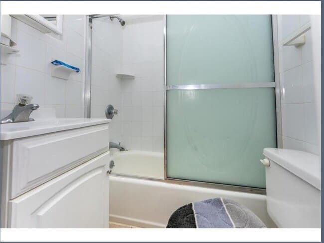 Building Photo - 547 57th St