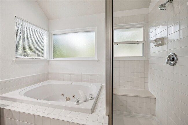 Building Photo - 174 W Greywing Cir