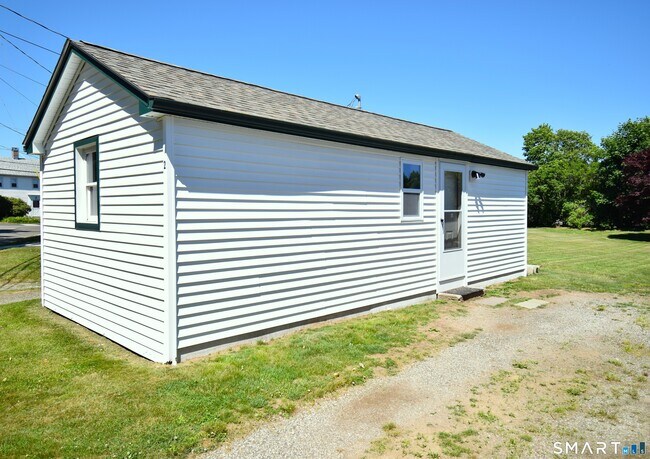 Building Photo - 37 Dudley Ln