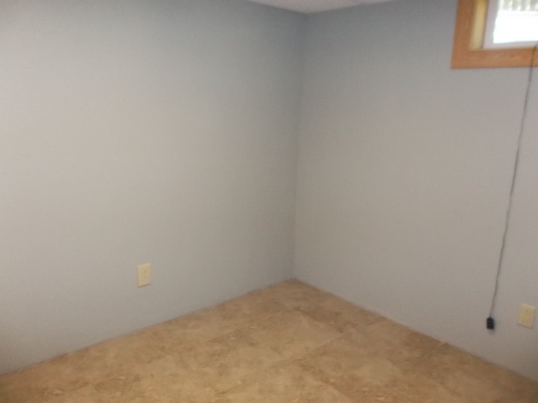 Building Photo - 212 7th St