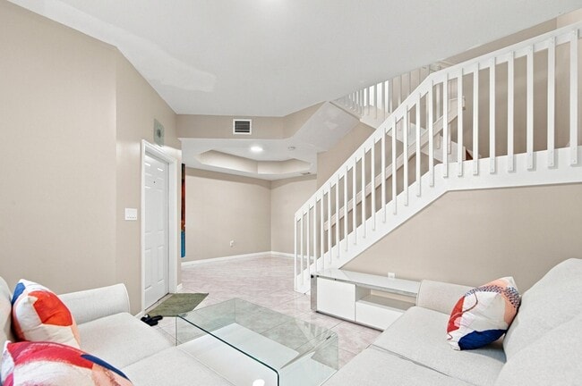 Building Photo - 732 SW 106th Ave