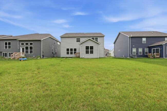Building Photo - 5749 Shadowfair Ln