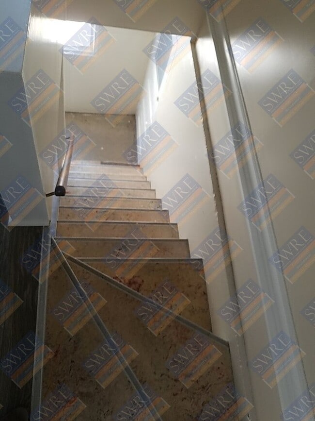 Building Photo - 320 I St