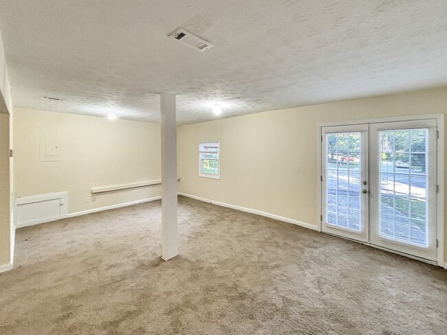 Building Photo - 5435 Brandon Ct