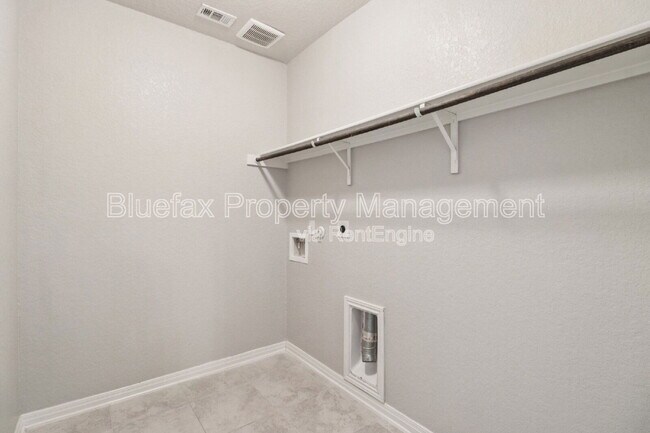 Building Photo - 13840 Tribeca