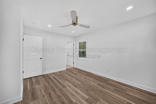 Building Photo - 3007 Stratford Dr