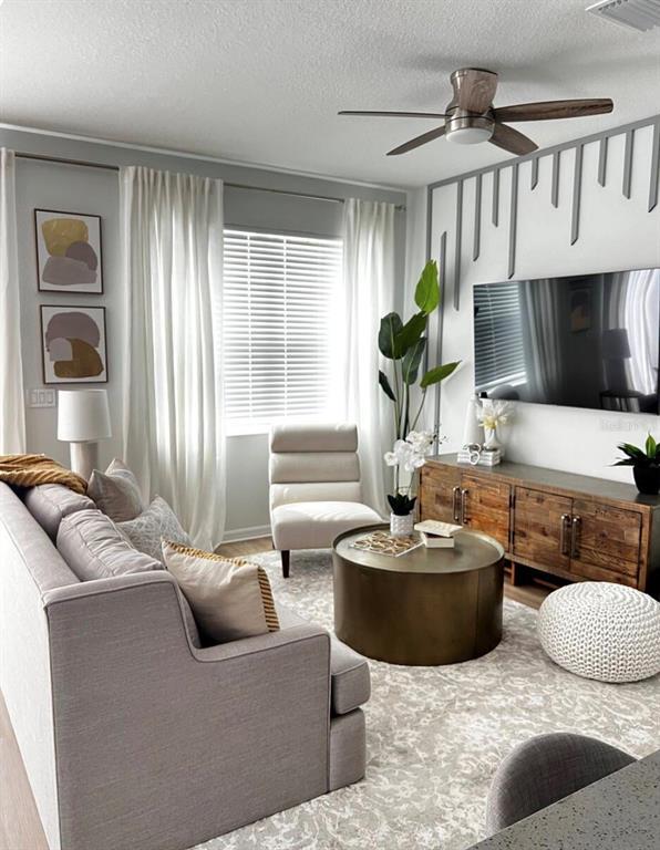 Building Photo - 3413 E Louisiana Ave