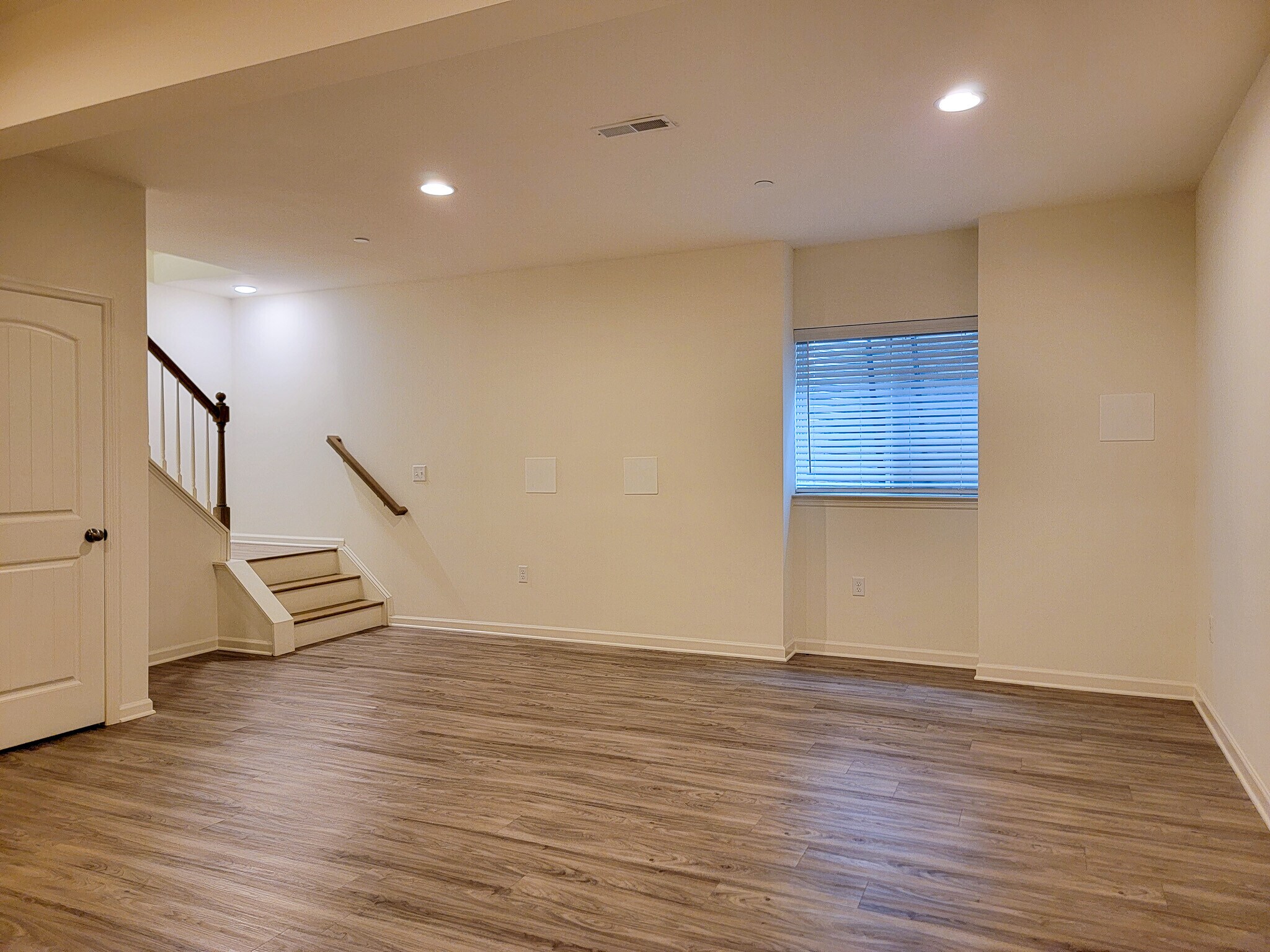 Building Photo - 642 Brentwood Dr