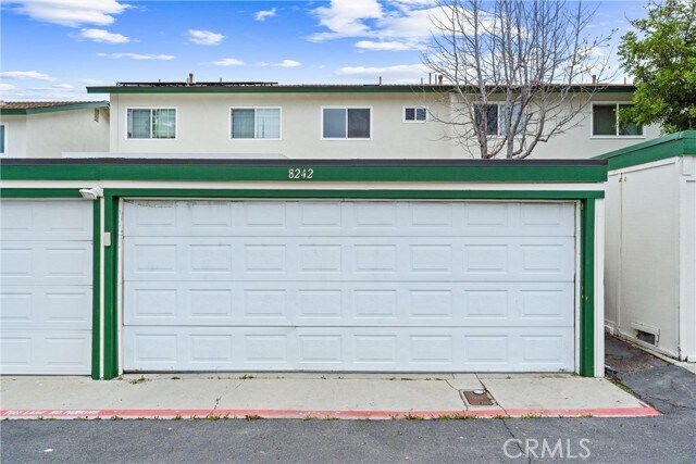 Building Photo - 8242 Henderson Green