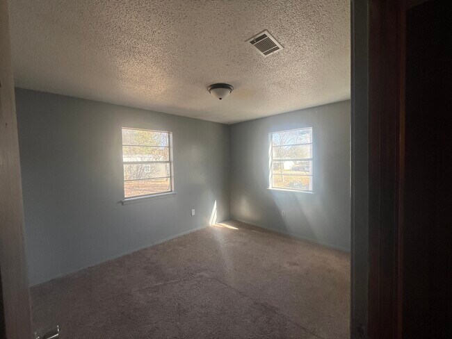 Building Photo - 50 Brewer St