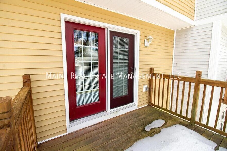 Building Photo - 44 River Village Dr