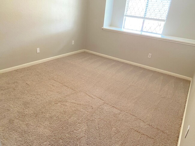 Building Photo - Triditional Spring Branch Beauty