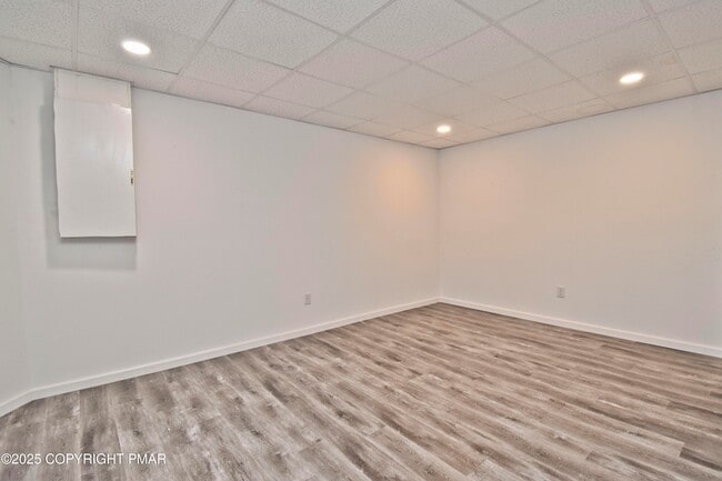 Building Photo - 557 Marco Way