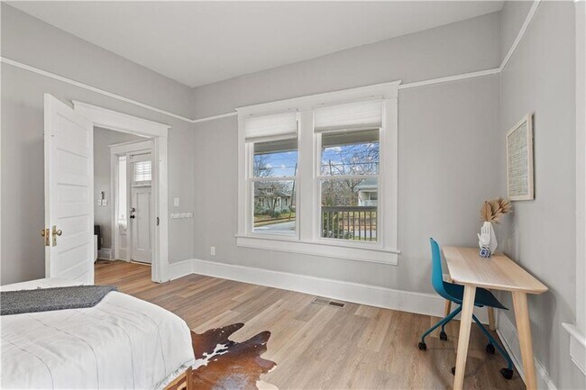 Building Photo - 1412 Allene Ave SW