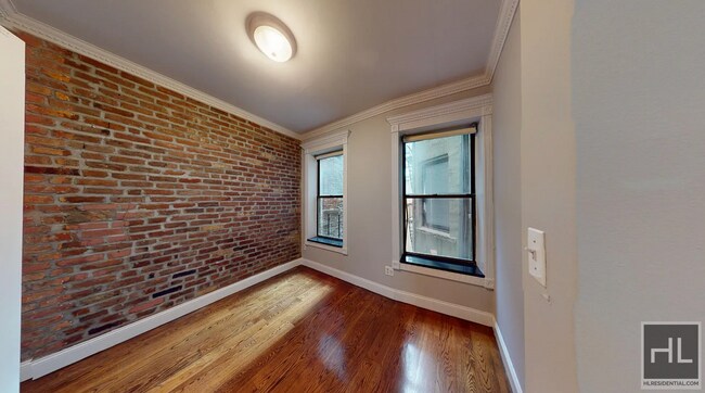 Building Photo - Elizabeth Street