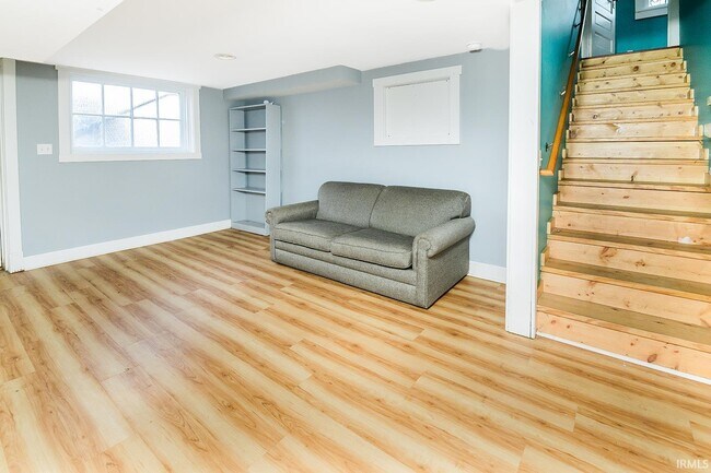 Building Photo - 720 S Park Ave