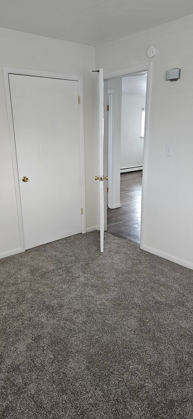 Building Photo - 2221 Cooper Ave