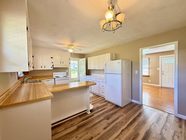 Building Photo - 180 Decatur St